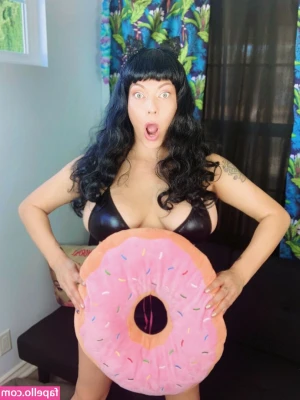 Shelly Martinez [ shelly-martinez ] - it's my birthday!