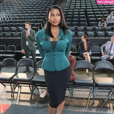 Taylor Rooks [ taylor-rooks ] - Who’s still up???