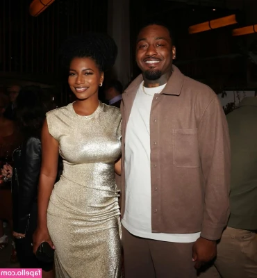 Taylor Rooks [ taylor-rooks ] - Should I make another video reading erotica?