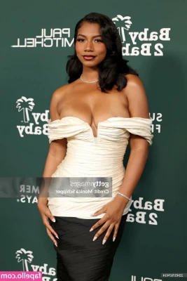 Taylor Rooks [ taylor-rooks ] - Quick selfies from me to you🤍✨