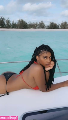 Taylor Rooks [ taylor-rooks ] - Red red reeed