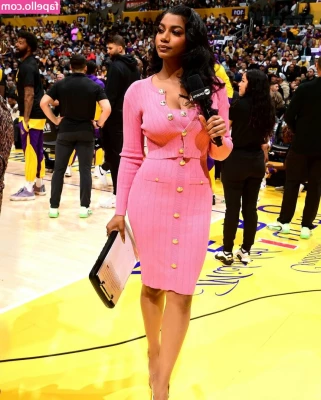 Taylor Rooks [ taylor-rooks ] - So me not totally doing research on how to ride a dildo deeper in my