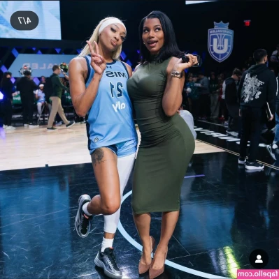 Taylor Rooks [ taylor-rooks ] - Got my nails done  what do you think