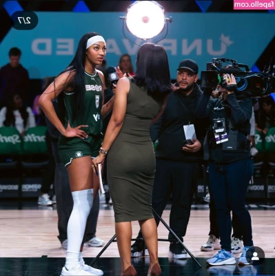 Taylor Rooks [ taylor-rooks ] - Ik wil met je spelen schatje 💜💜💜💦🤗🥵