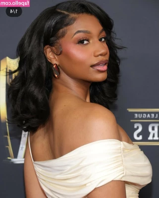 Taylor Rooks [ taylor-rooks ] - Come on baby, come get dirty with me!