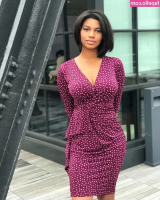 Taylor Rooks [ taylor-rooks ] - Wishing you an awesome birthday, my friend @avrorasiren💋💕 