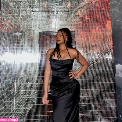 Taylor Rooks [ taylor-rooks ] - Cant help it  fucked myself in the train Im just so wet