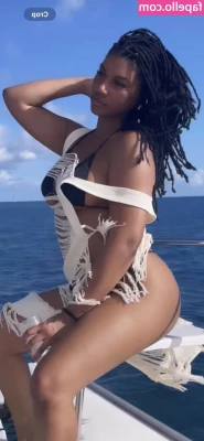 Taylor Rooks [ taylor-rooks ] - I want someone to lick me up 🥺🥺