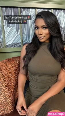 Taylor Rooks [ taylor-rooks ] - suck my toes