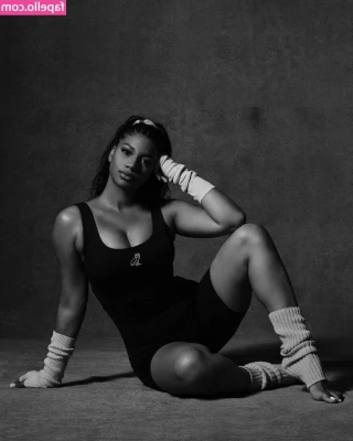 Taylor Rooks [ taylor-rooks ] - Love set from the side