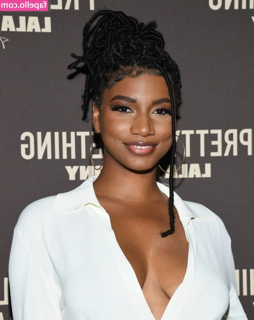 Taylor Rooks [ taylor-rooks ] - For the next 24 hours message me and get 2 free pictures of whatever