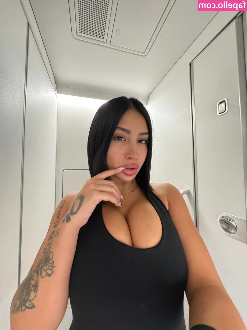 Leylaamari - Bootyful lips 😻🍑