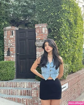 Sara Echeagaray [ sara-echeagaray ] - U like the view ?