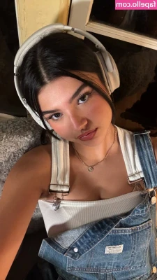 Sara Echeagaray [ sara-echeagaray ] - Foot fetish...