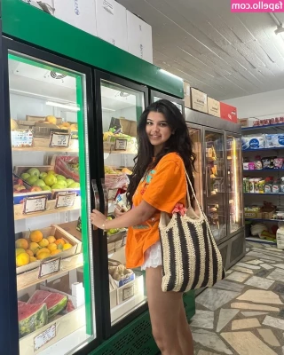 Sara Echeagaray [ sara-echeagaray ] - Titties & a peach 🍑🍑