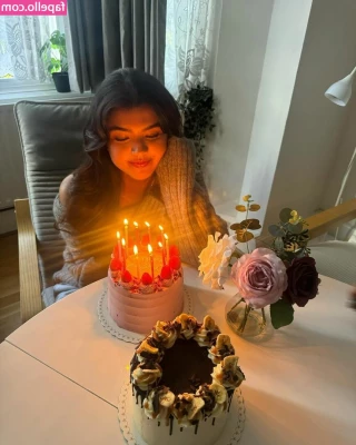 Sara Echeagaray [ sara-echeagaray ] - Happy LATE Valentine s Day my little babies
