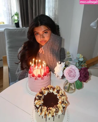 Sara Echeagaray [ sara-echeagaray ] - I rlly want to hit 75k likes 👉🏻👈🏻 Pls like a few of my