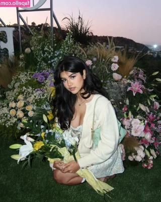 Sara Echeagaray [ sara-echeagaray ] - Happy Love Day  Xoxo Ivy