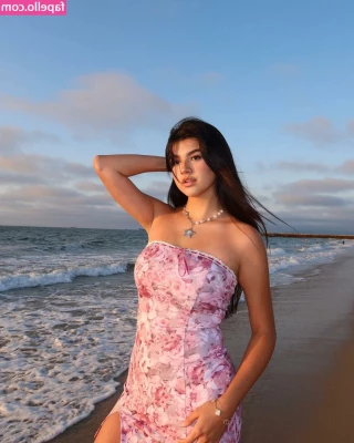 Sara Echeagaray [ sara-echeagaray ] - give this post a big thumbs up    If you TOO like the booty