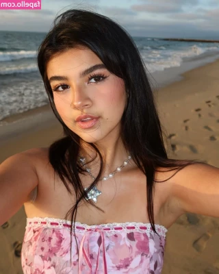 Sara Echeagaray [ sara-echeagaray ] - I took some cheeky pics today.. wanna see?