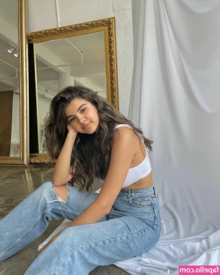 Sara Echeagaray [ sara-echeagaray ] - Do you want to see the full explicit video    no hand bra or hiding