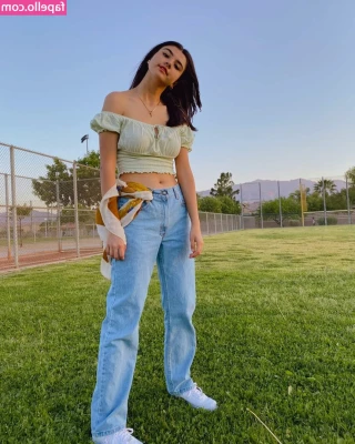Sara Echeagaray [ sara-echeagaray ] - Check out my friend  electricalina3