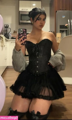 Sara Echeagaray [ sara-echeagaray ] - Sandy feet and salty toes