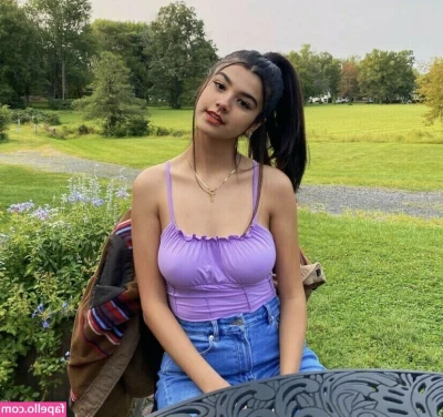 Sara Echeagaray [ sara-echeagaray ] - Eager to join in the fun