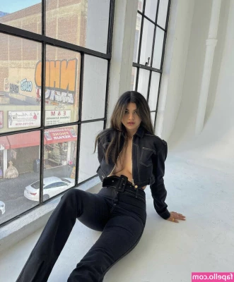 Sara Echeagaray [ sara-echeagaray ] - my favorite view drools what do you think