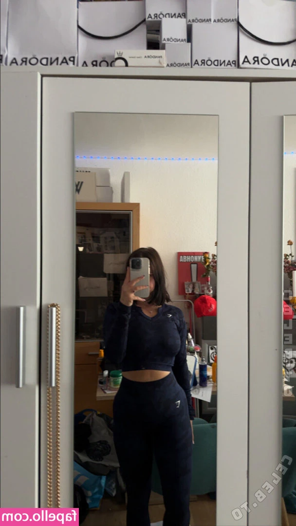 Joanax2003 - My 😸 looks so phat from this angle 🥵