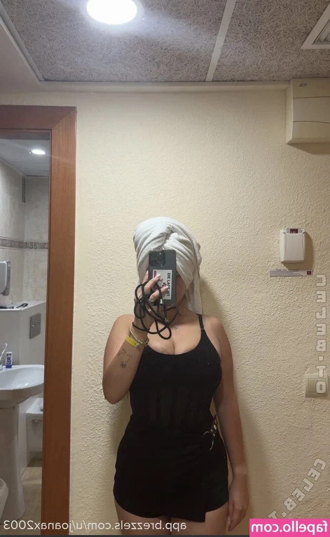 Joanax2003 - friday is for fucking huge dildos