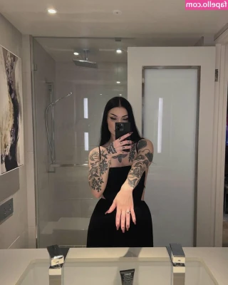 kxrlyxmxrie - got home at midnight last night and my poor baby ass was so tired