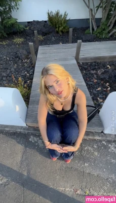 marla.schnr [ marla-schnr ] - Mom butt