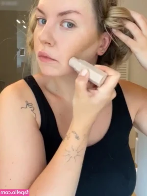 KellyMissesvlog - Let me sit on you 😈