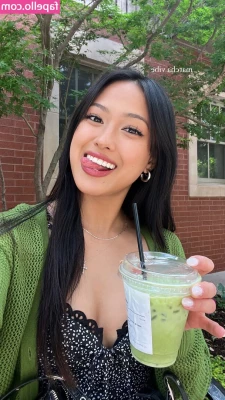 Gabby.hua [ gabby-hua ] - Feeling a little frisky