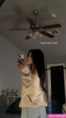 Gabby.hua [ gabby-hua ] - Trying out a new dildo and it feels amazing