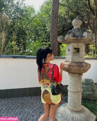 Gabby.hua [ gabby-hua ] - Well hey there 😏
