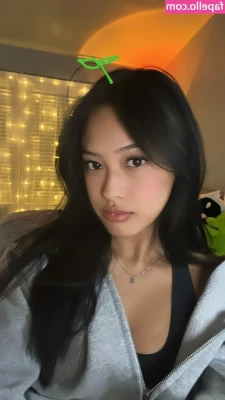 Gabby.hua [ gabby-hua ] - Just a lil teaseeee