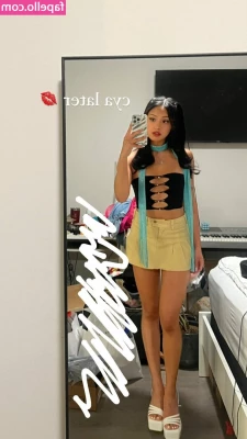 Gabby.hua [ gabby-hua ] - Casually wearing my corset to clean the house today.  Should I wear