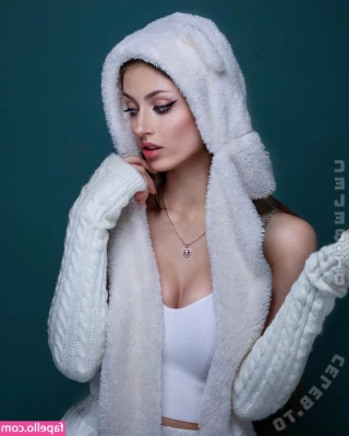 Theresa Lion [ theresa-lion ] - My pussy is so wet and sweet and tight and pretty 🥺