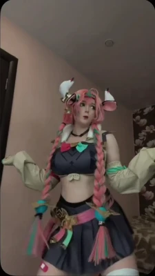 risa_chh [ risa-chh ] - @thetiebear gets me so hot