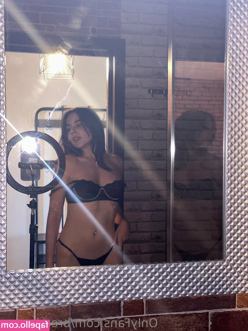 brenda_aax [ brenda-aax ] - Gyere és nézz meg takarás nélkül ezen a 4 képen  különböző