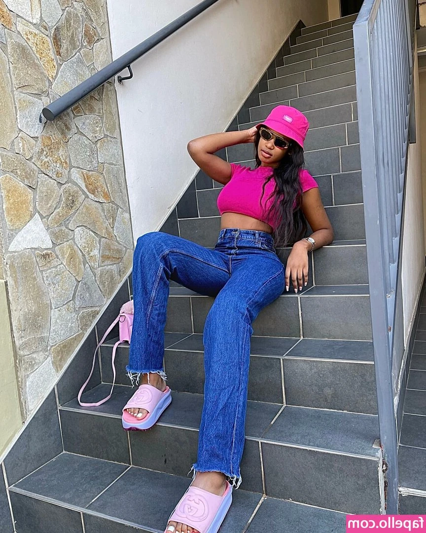 Antoinette - Send me a video of your jerk off method with a $200 tip for a 2