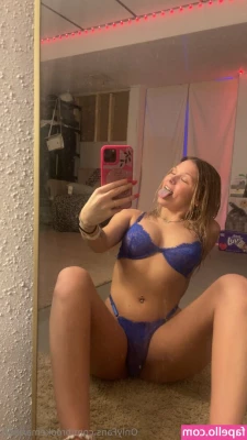 brookemarie00 - Me gusta sacarme la leche a media noche