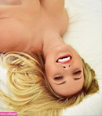 selinaaarw - Who wants to cum all over my holes 🤪