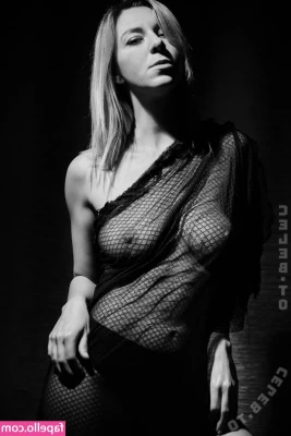 Frlsonnenschein (Anne) [ frlsonnenschein-anne ] - Kisses from me 💋 and a little biting... 👄