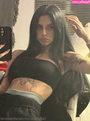 wraithbennet - Cum grab a handful 👅