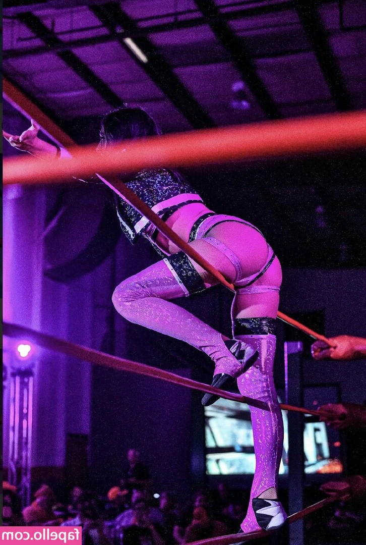 Emily Jaye [ emily-jaye ] - Holy fuck did I go dumb, dude.