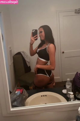 Emily Jaye [ emily-jaye ] - Sucking your cock this good, I guess it could be considered my super
