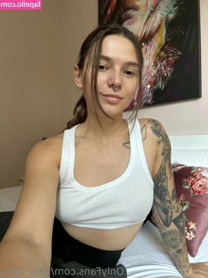 Kitty Berg [ kitty-berg ] - How’s the weekend treating you?